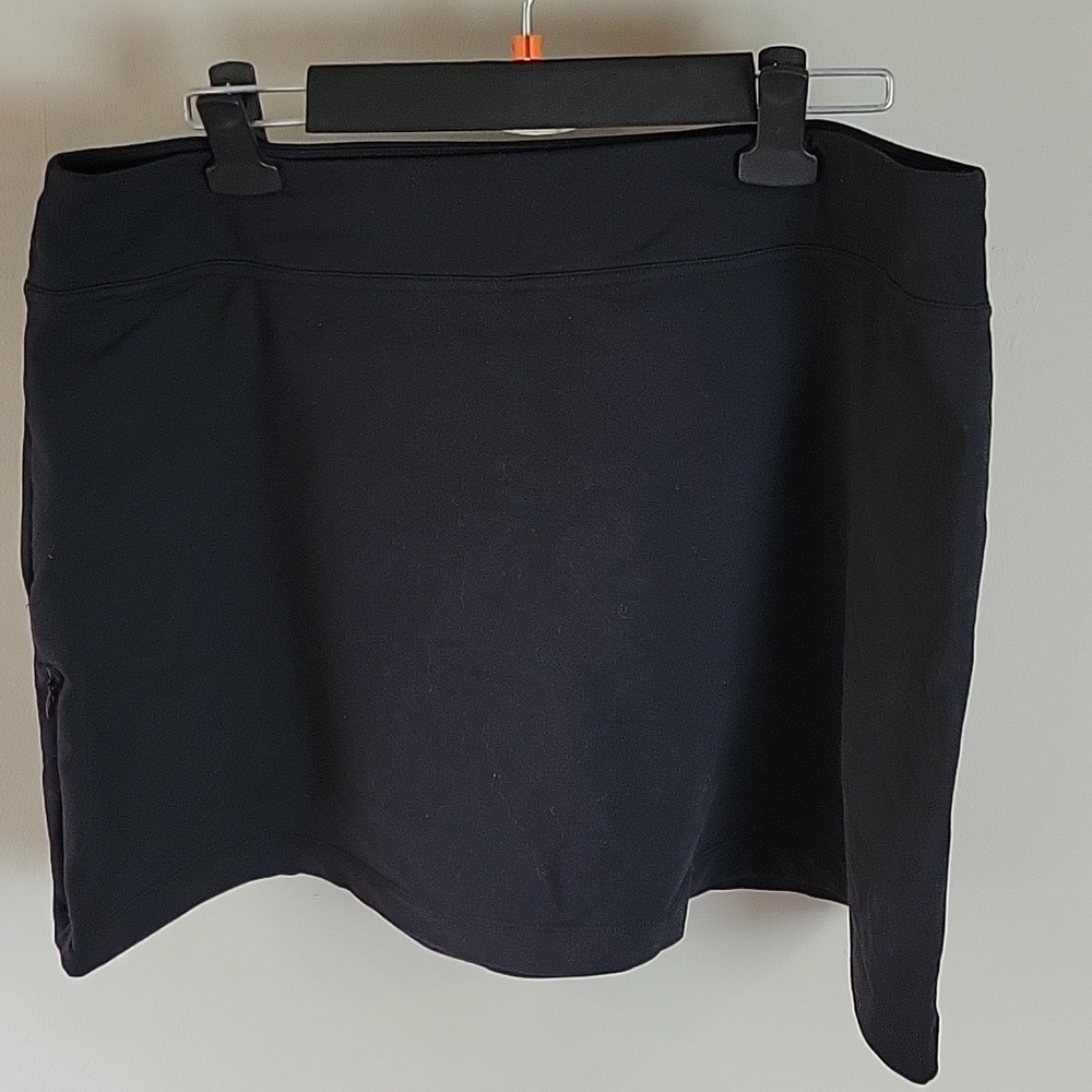 Athleta Black Mini Skort. Size XL.  Drawstring Waist Hidden Zipper Pocket